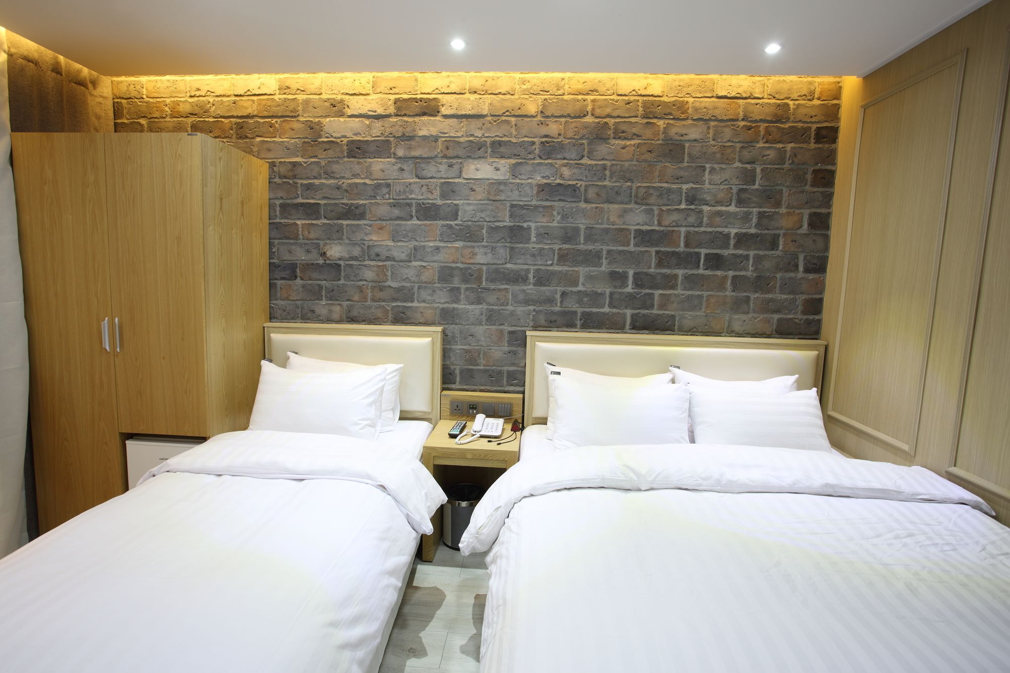 Diamond Tourist Hotel Incheon Bagian luar foto