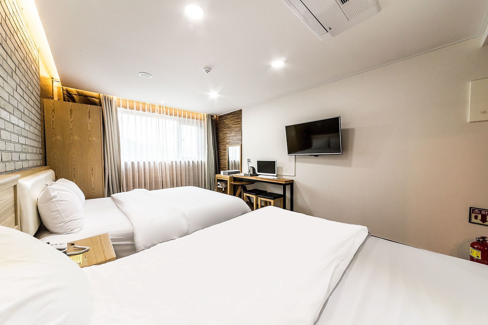 Diamond Tourist Hotel Incheon Bagian luar foto
